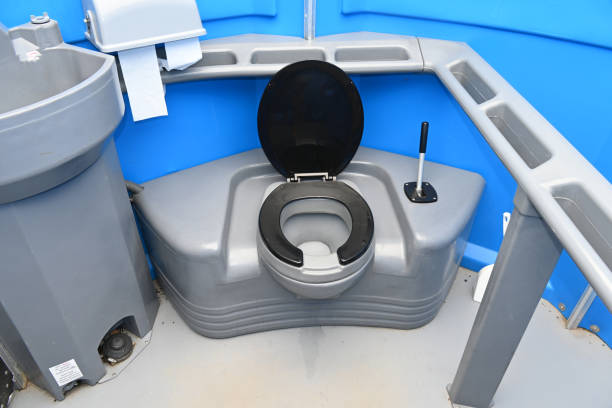 Best Porta potty rental near me  in Marinette, WI